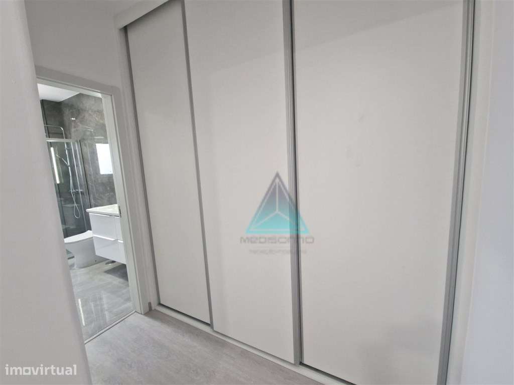 OPORTUNIDADE * * T4 SEIXAL * * REMODELADO * * VISTA RIO-16