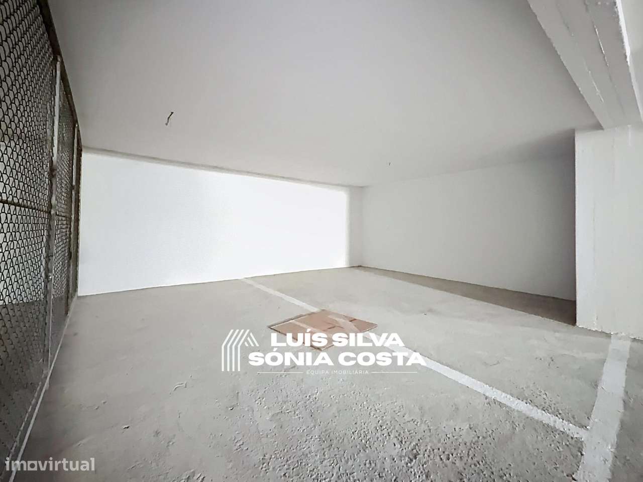 Garagem fechada c/ 166m2 & Estacionamento para 9 Carros no centro... - Grande imagem: 5/21