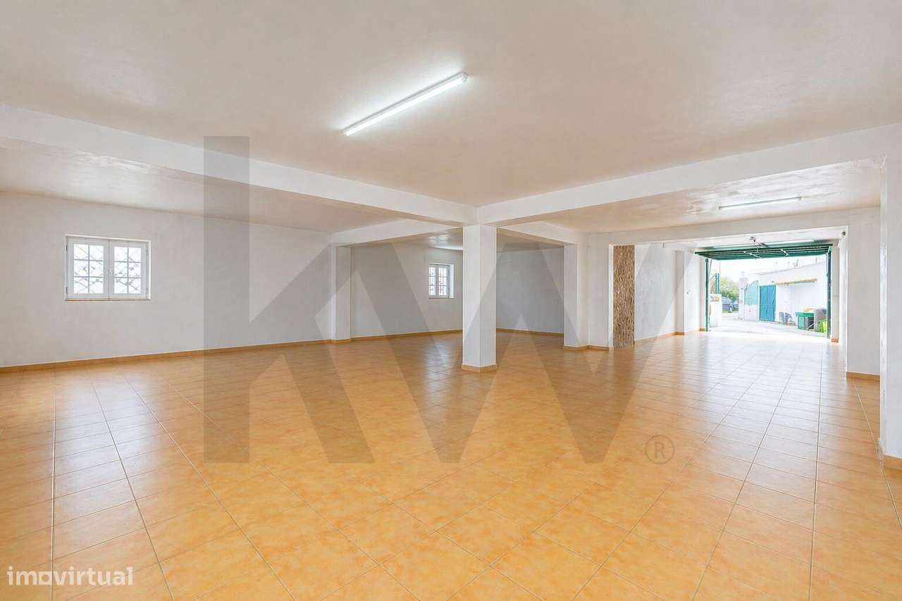 Moradia T3+2 com Piscina, Ginásio, Jardim e Garagem 200 m2-10