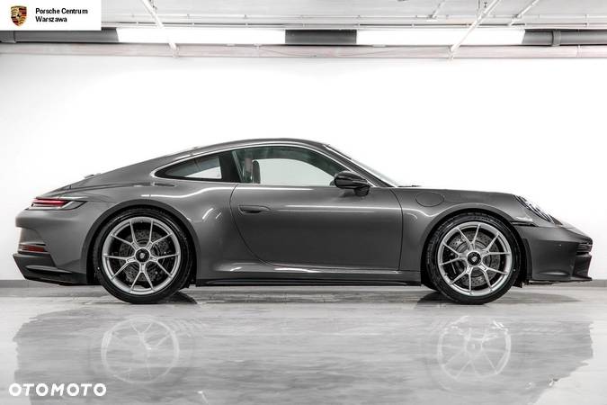 Porsche 911 GT3 Touring - 5