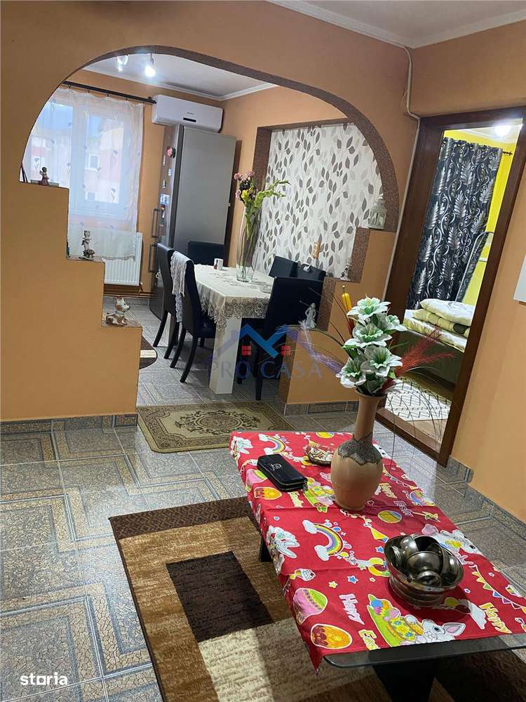 Apartament 2 camere decomandat in Cetate - Imagine principală: 4/6