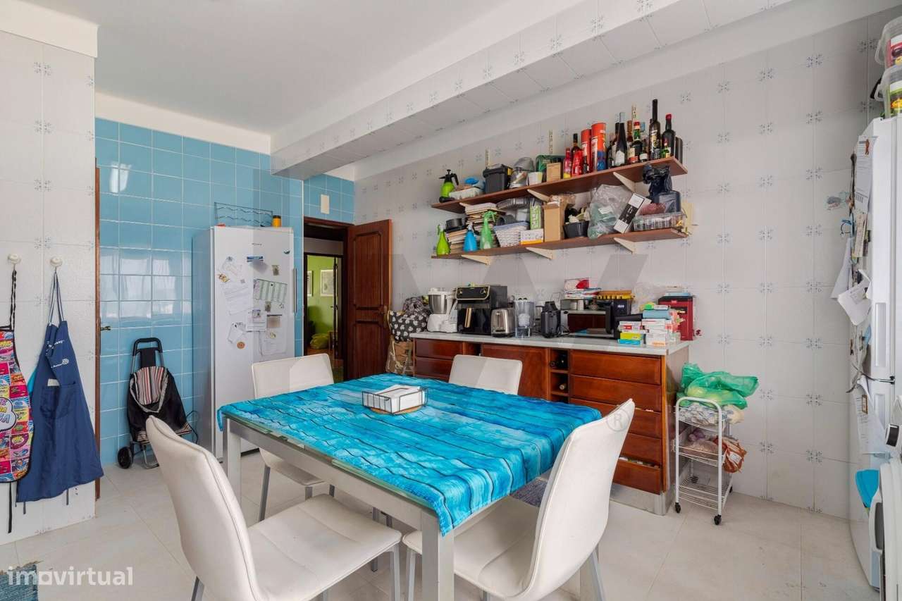 Apartamento T3 com Varanda e Vista para a Serra da Arrábida – Praça de - Grande imagem: 4/25