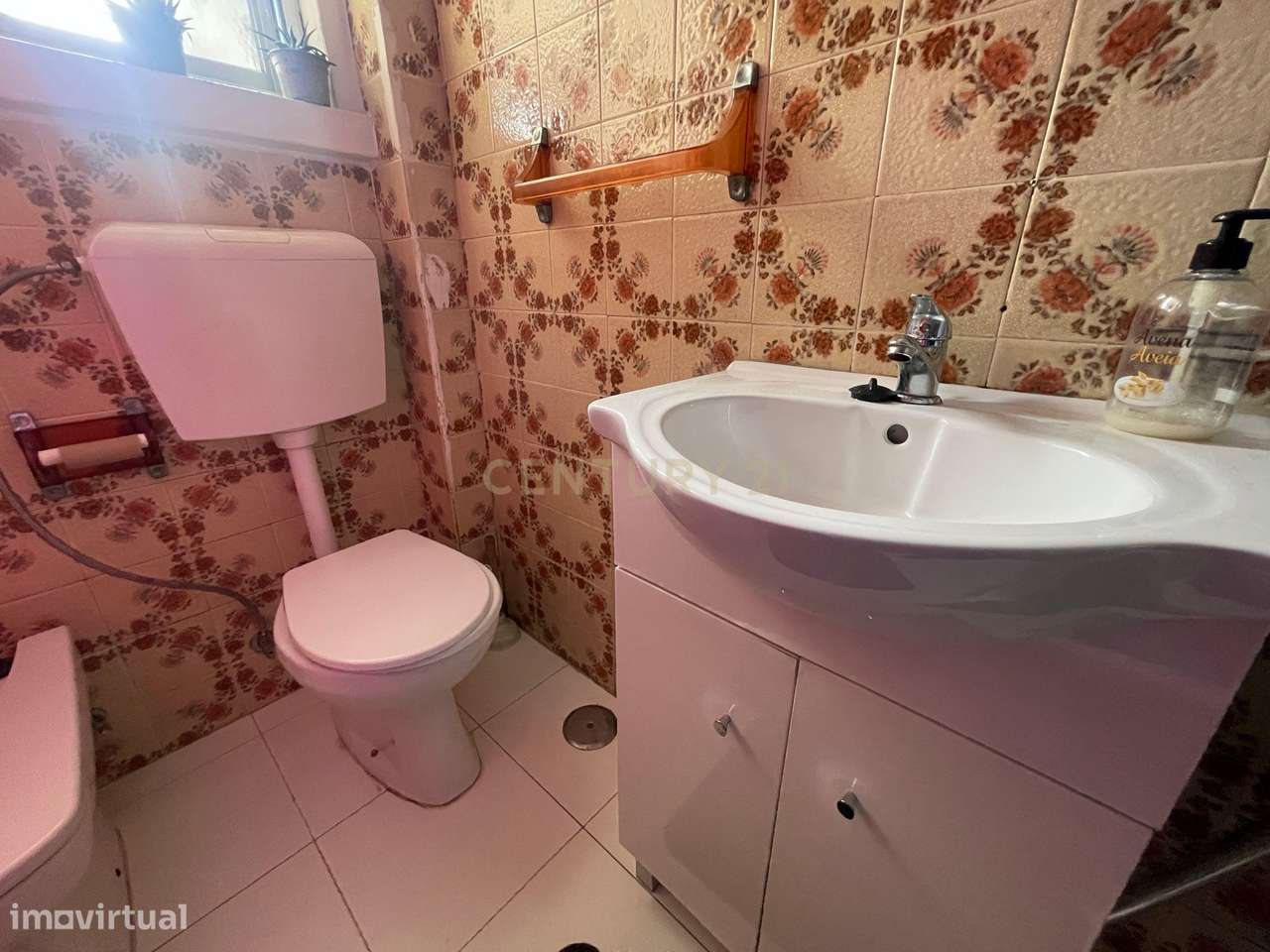 Apartamento T2 com amplo logradouro em Almada - Excelente oportunidade - Grande imagem: 4/10