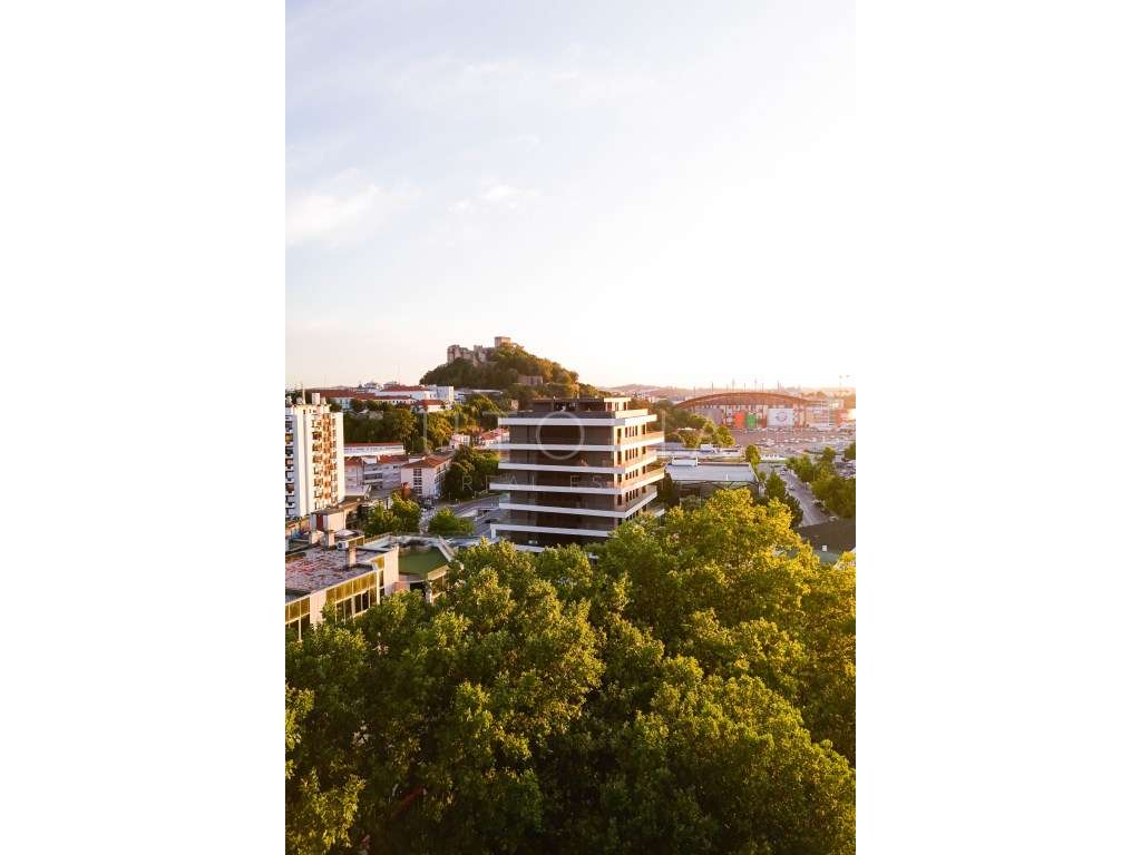 T2 novo com varanda, garagem e piscina - D. João III Prestige Resid...-0