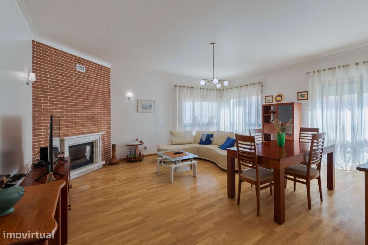 Fantástico Apartamento T3, com arrecadação e 3 lugares de parqueamento - Grande imagem: 4/23