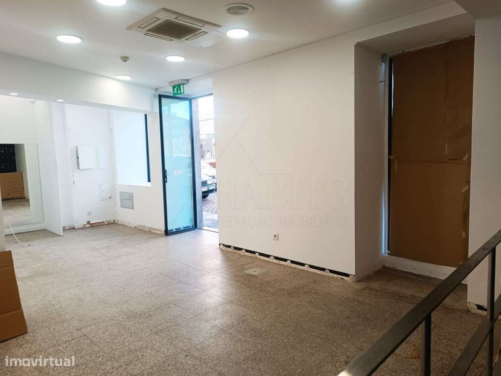 Loja para Arrendamento no Centro Histórico de Braga - Com Cave e Ex... - Grande imagem: 3/16