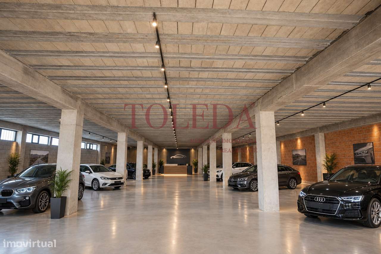Armazém com 700m2 em zona Industrial-1