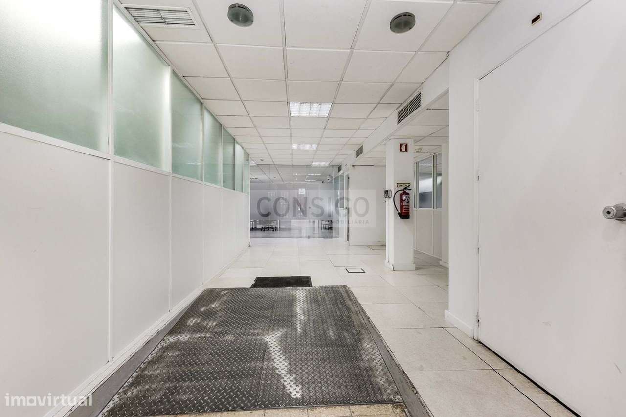 Espaço Comercial Moderno em Algés-12