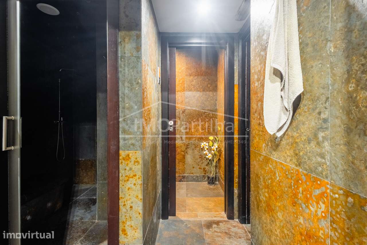 T2 c/ Projeto Aprovado em Condomínio de Prestígio com Piscina – Parede-15