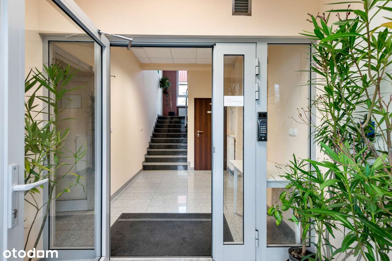 BUDYNEK BIUROWO-USŁUGOWY 469 m², Magazyn, Duży parking, ROI 8,5–9%-5