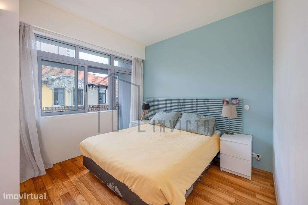 T2 remodelado com duas varandas e lugar de garagem | Zona da Boavista-16