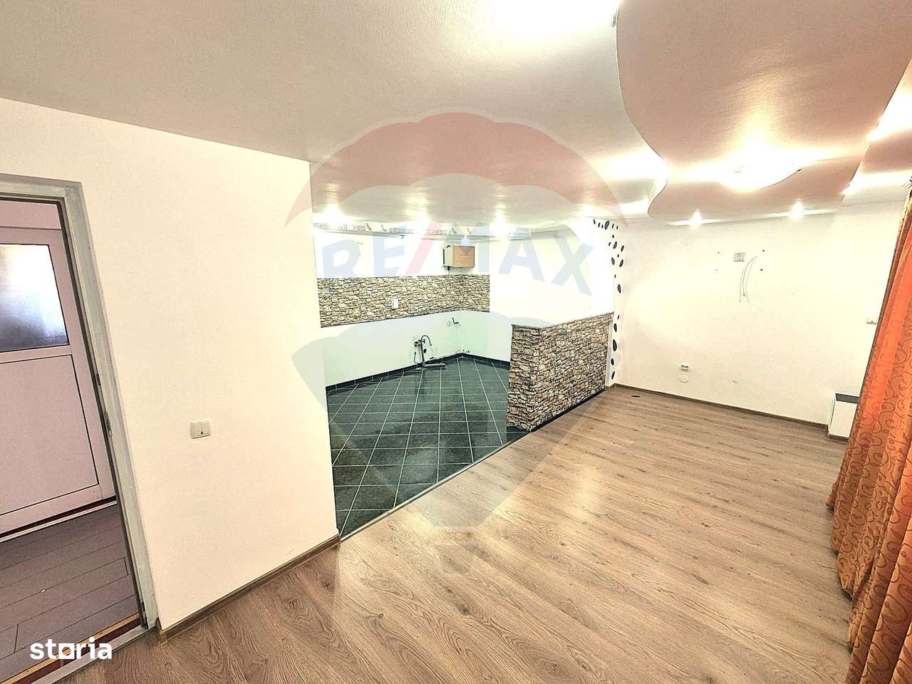 Casă / Vilă de vanzare in Serbanesti-4