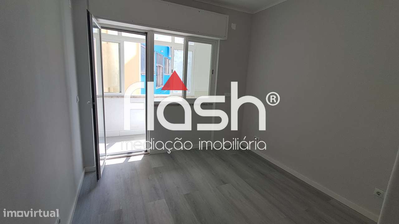 T1 Remodelado no centro da Amadora-14