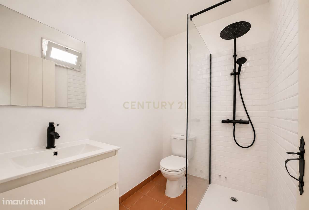 Moradia T3 Totalmente Reabilitada com Terraço Panorâmico de 360º sobre-11