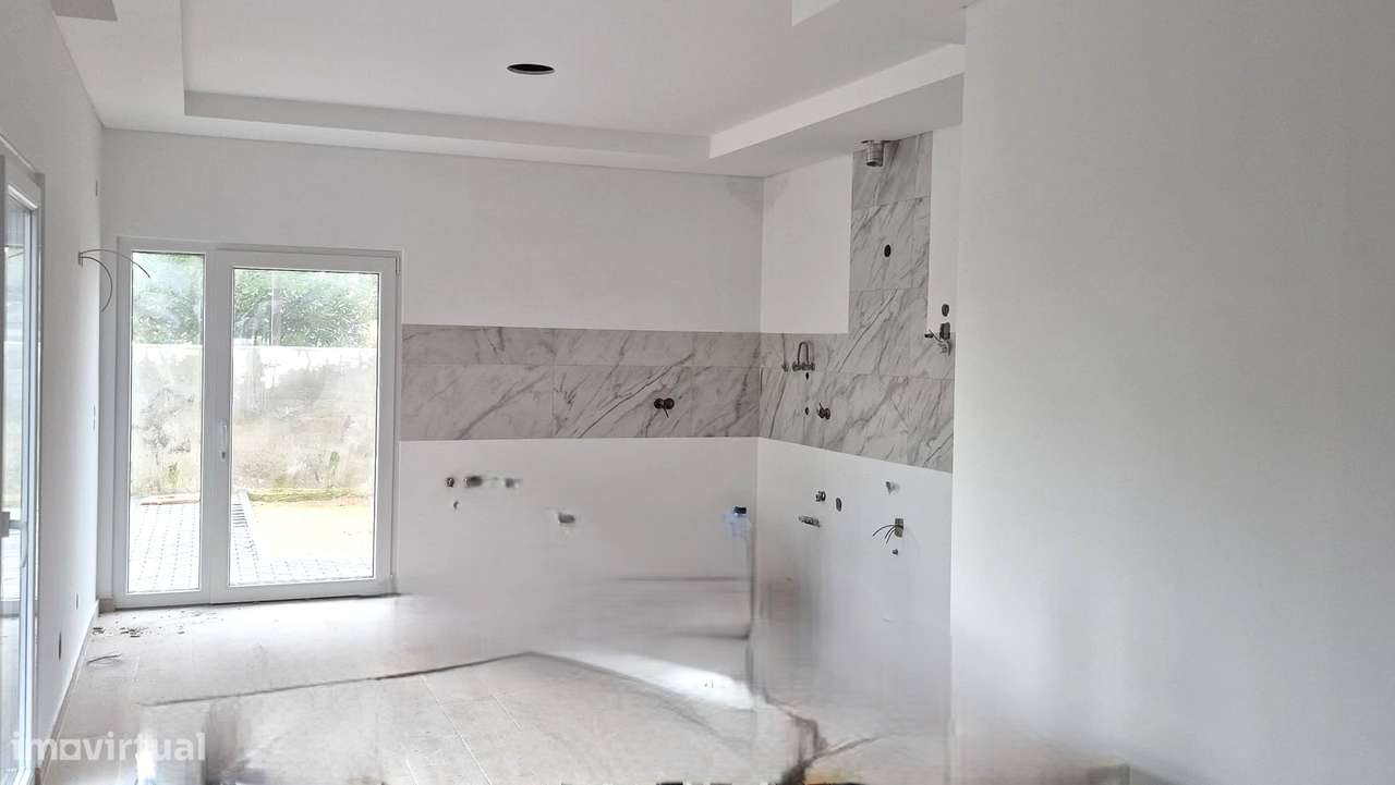 Fantástica Moradia Triplex T4 - Fernão ferro - Grande imagem: 3/29