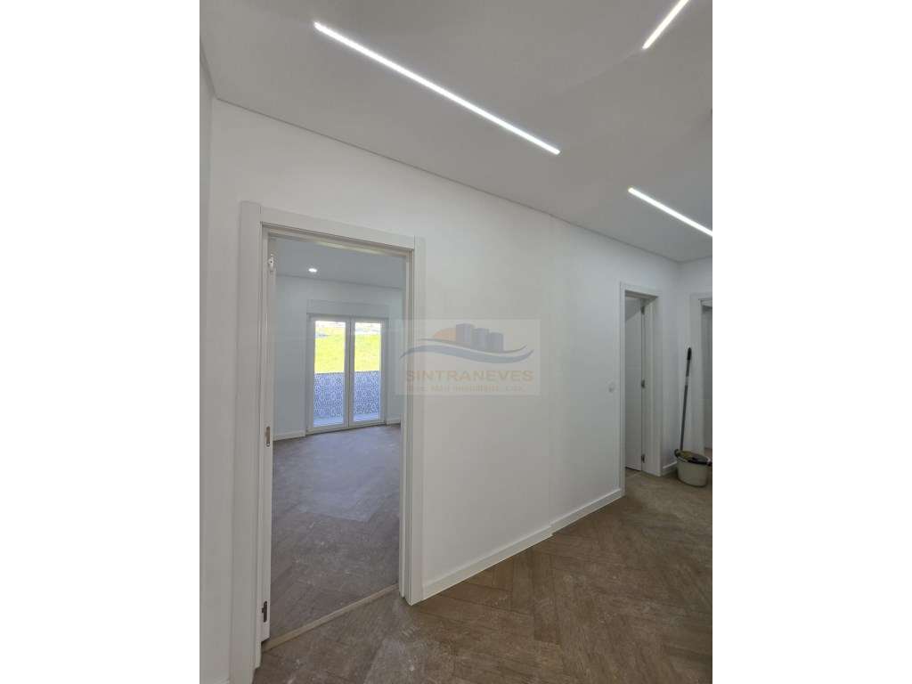 T3 Junto á Urbanização Vila Chã, com 2 WCS e Varandas - Totalmente ...-51