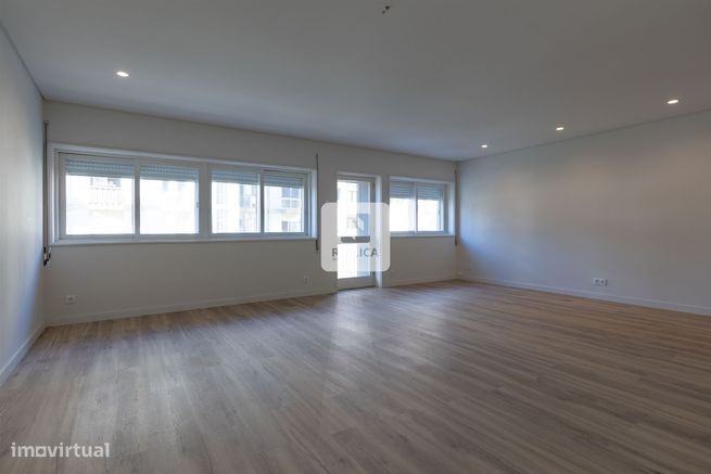 Apartamento T3 renovado em Massarelos-1