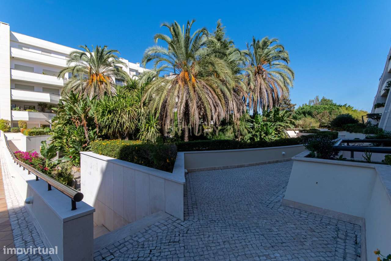 Apartamento T6 Único com Varandas Envolventes | Parque das Nações-53