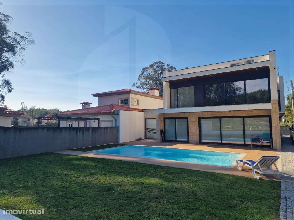 MORADIA INDIVIDUAL SEMI-NOVA COM PISCINA | VILA DO CONDE-3