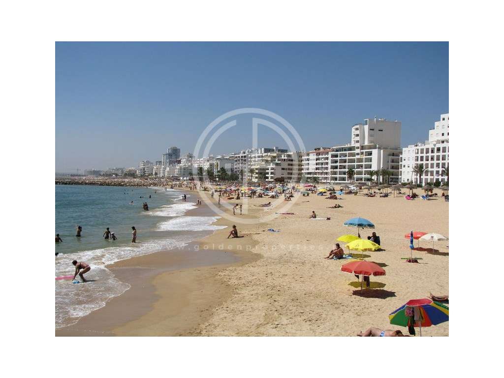 Apartamento T2 renovado, vista mar em Quarteira-12