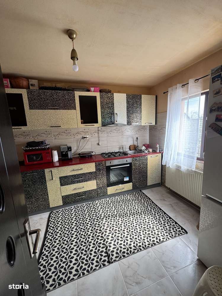 Casă cu 4 camere, teren 450mp, preț 165.000 EUR-12