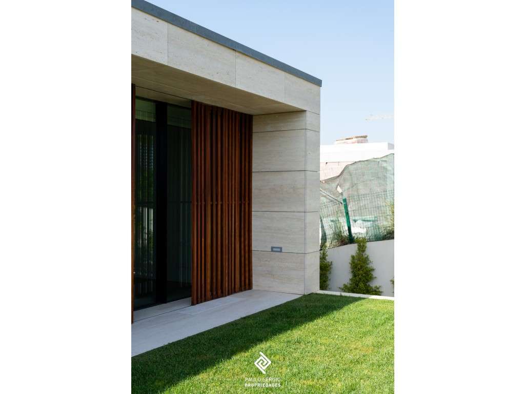 Moradia de Luxo T4 na Quinta Marques Gomes-24