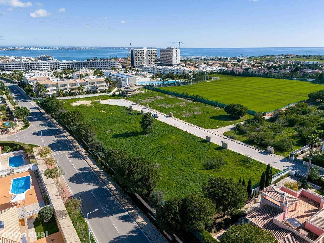 7 LOTES URBANOS PARA CONSTRUÇÃO DE MORADIA EM RESORT DE LUXO NO TOPO D - Grande imagem: 3/11