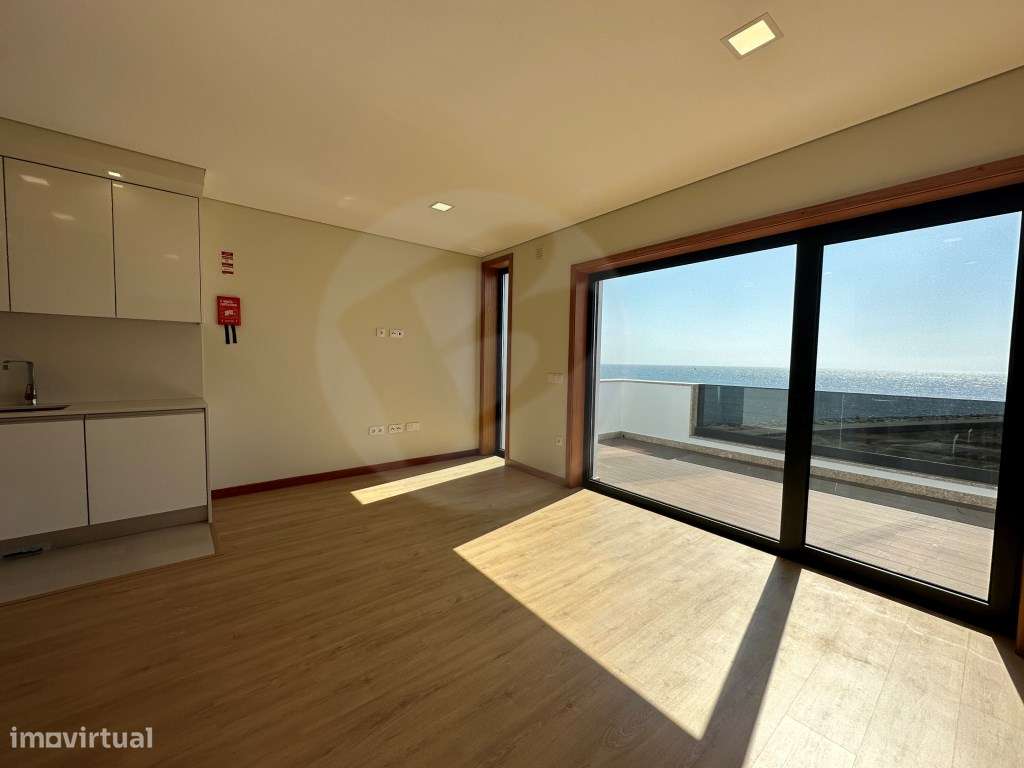T2 NOVO no Último Piso em 1ª Linha de Mar c/ Terraço em Vila do Conde-25