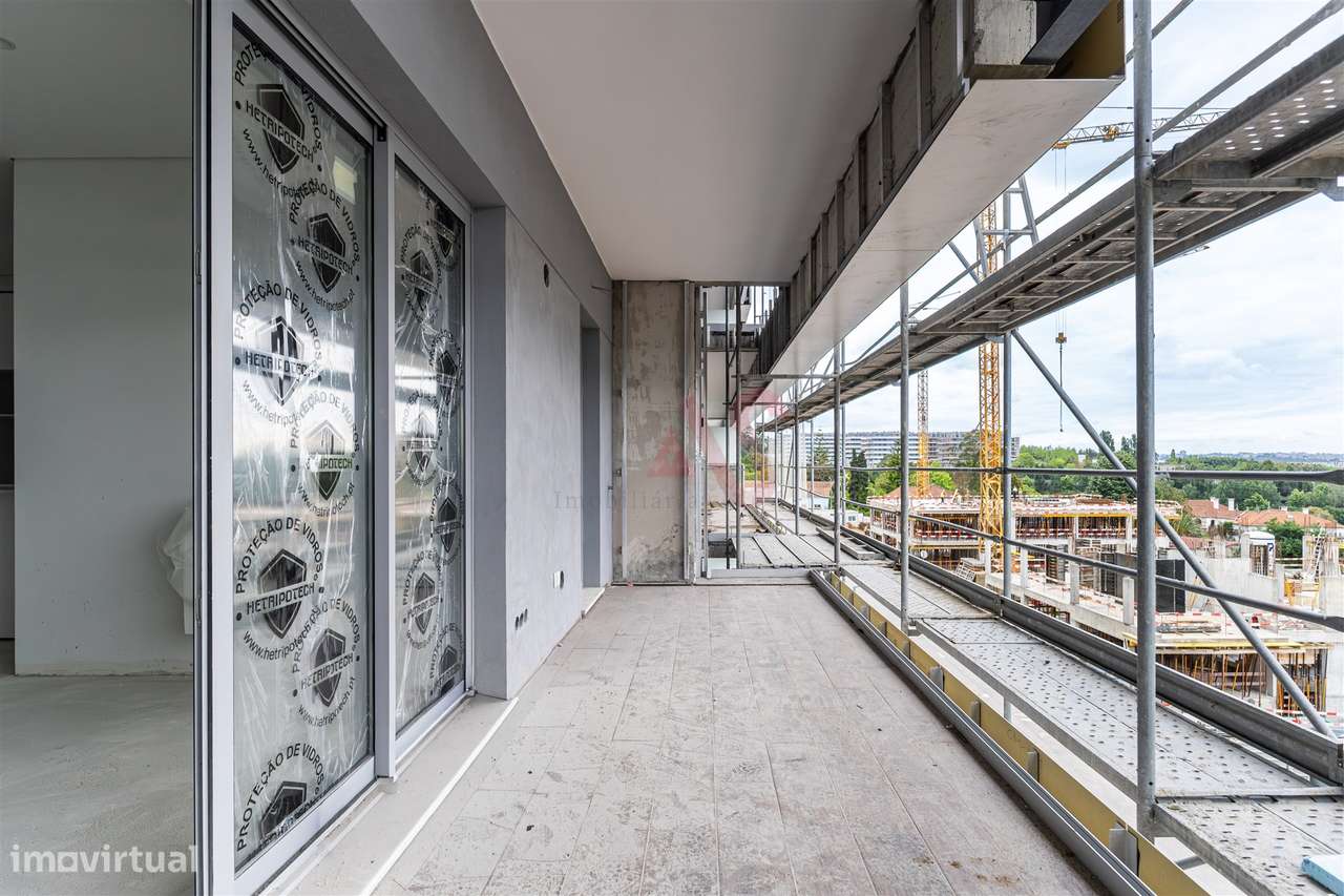 Apartamento T1 com varanda localizado no empreendimento Alta Vista-1