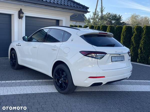 Maserati Levante - 4