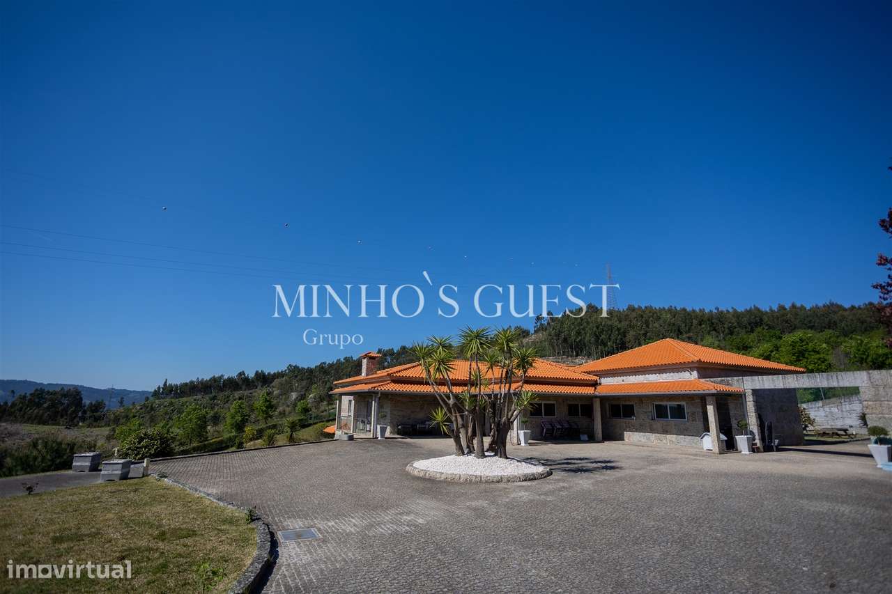 Moradia V4 de Luxo (650m2) Implantada em Terreno de 12500m2 - Souto, G-32