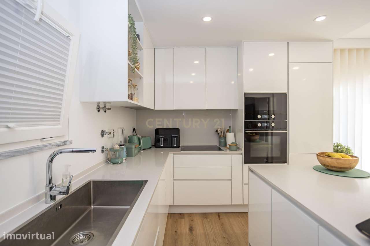 Moradia T4 Nova com Piscina aquecida e Tecnologia Solar – Fernão Ferro - Grande imagem: 5/52