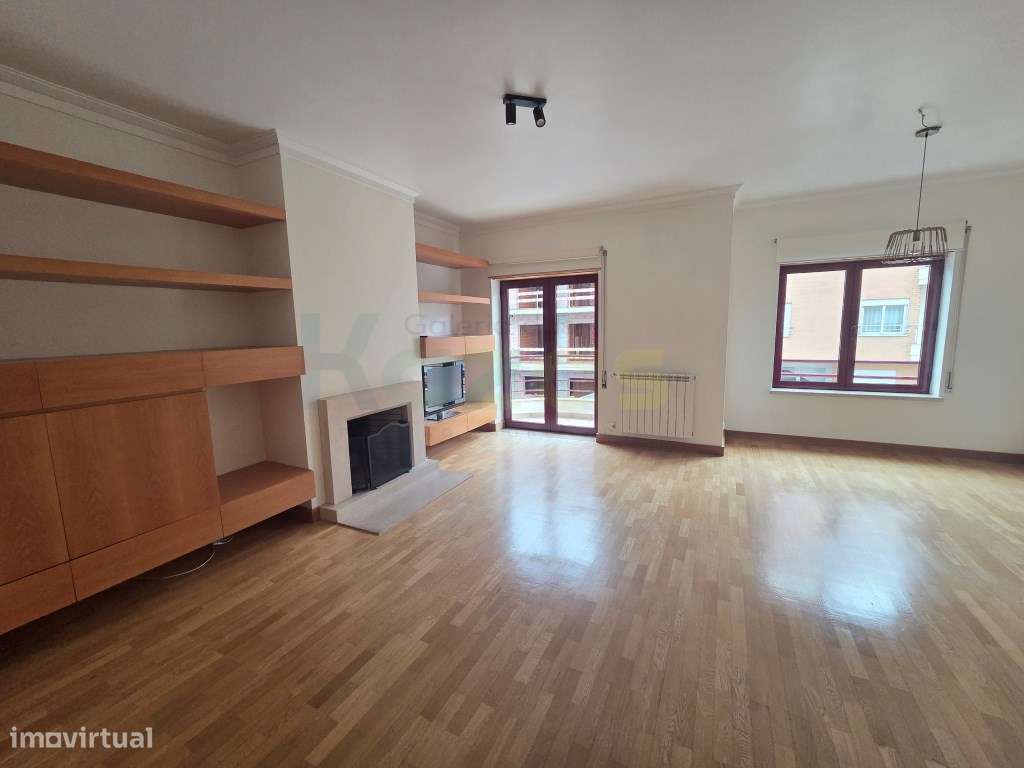 T3 com estacionamento - Zona Premium de Leiria, junto ao Seminário,...-0