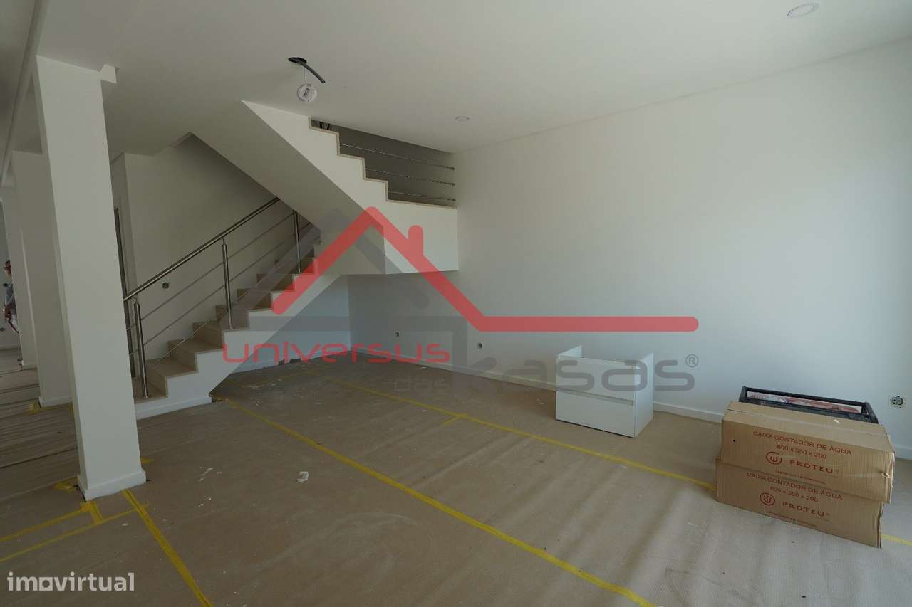 Moradia Nova Geminada V3 com Gargem e Anexo Alto Estanqueiro - Montijo-6
