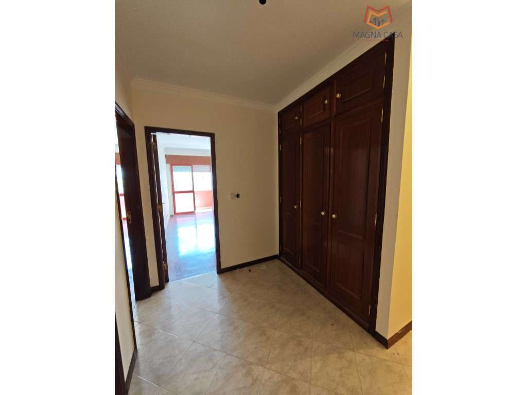 Apartamento T2 com Parqueamento em Algueirão-Mem Martins.-8