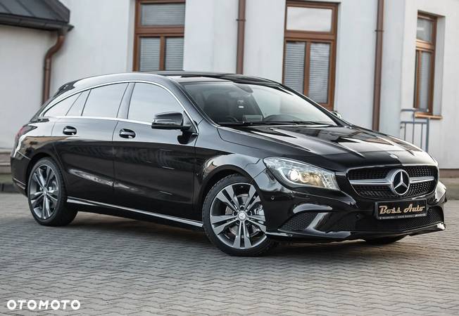 Mercedes-Benz CLA Shooting Brake 180 d AMG Line - 2