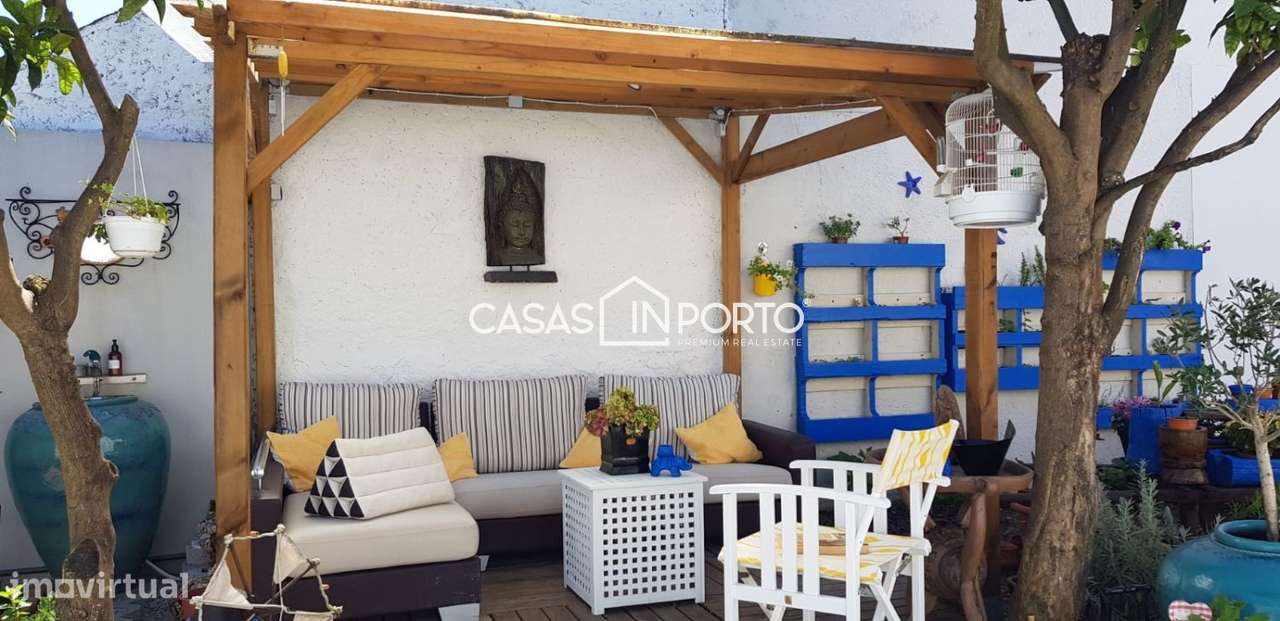 Moradia T4 de Traça Antiga Renovado com Licença AL-31