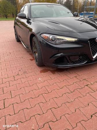 Alfa Romeo Giulia 2.9 Bi Turbo V6 Quadrifoglio - 12