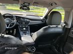 Alfa Romeo Giulia 2.2 Diesel - 8