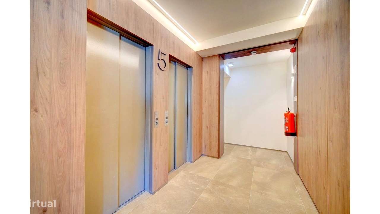 T2 com Garagem e Varandas-32