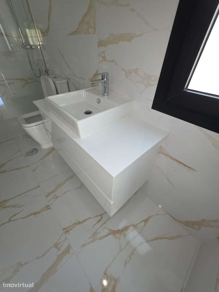 Excelente apartamento T2 novo, com terraço em Santa Maria da feira-21