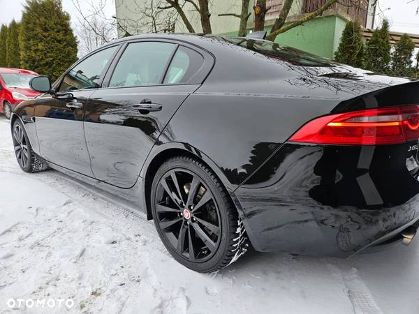 Jaguar XE 2.0 T AWD Prestige - 12