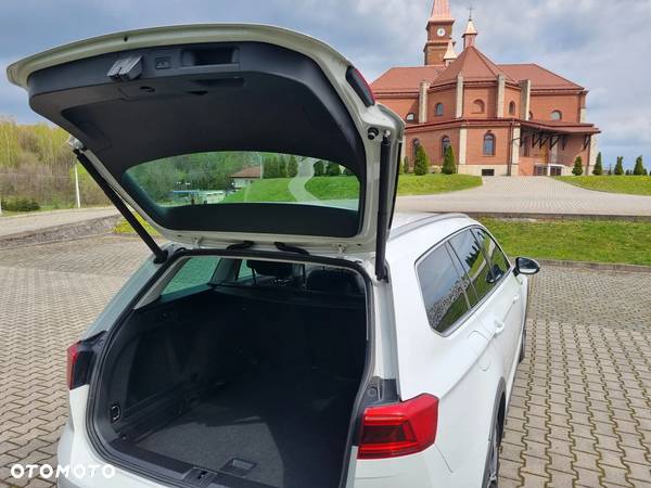 Volkswagen Passat Alltrack 2.0 TDI SCR 4Mot DSG7 - 18