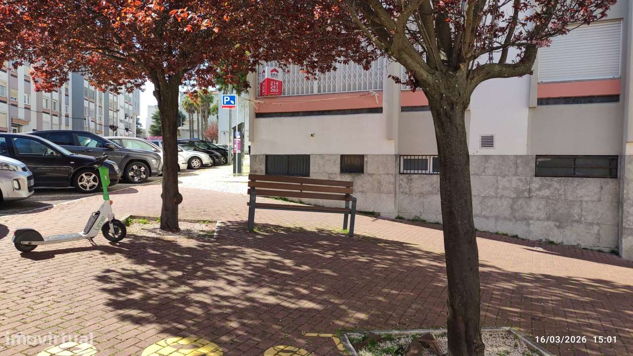 Apartamento T0 para investimento em Linda a Velha-23