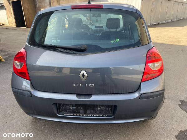 Renault Clio - 6