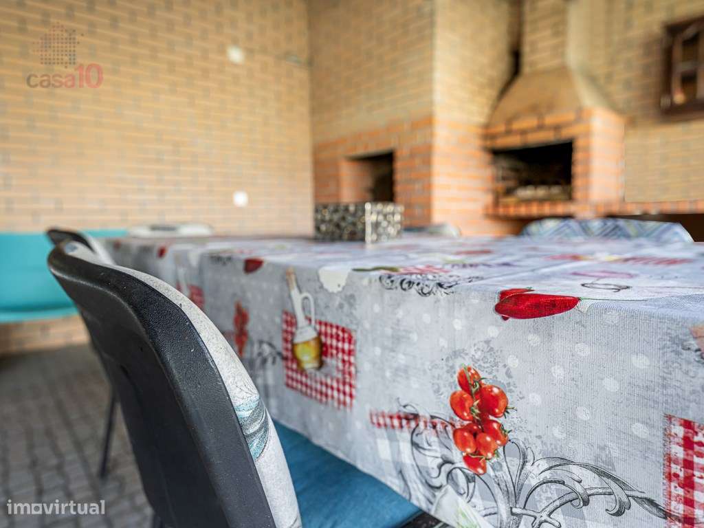 Moradia T5 renovada em Algueirão-Mem Martins, com piscina e jardim-30