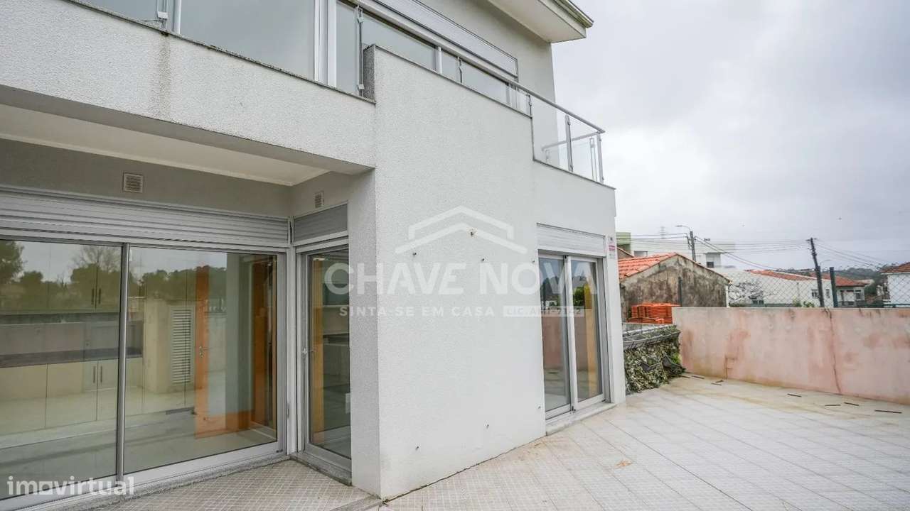 Moradia Geminada V4, situada em Pedroso,Carvalhos Vila Nova de Gaia.-13