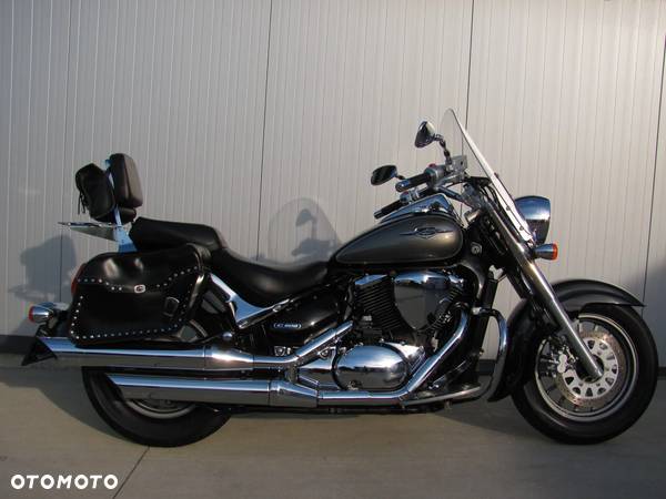 Suzuki Intruder - 2