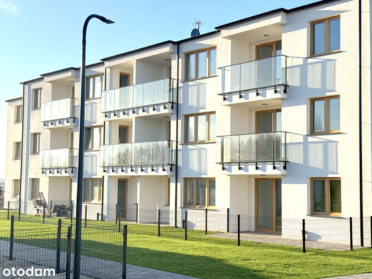 Nowe wykończone mieszkanie z ogródkiem i m.parkingowym !-0