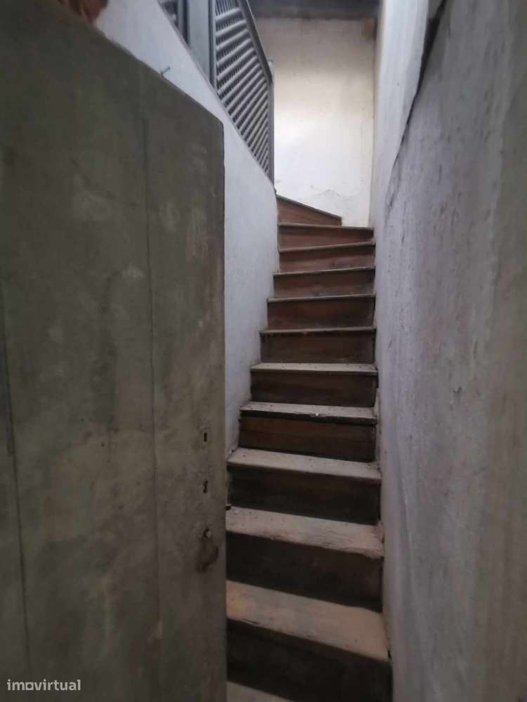 Prédio com localização de excelência na cidade de Tomar - P2986/23-20